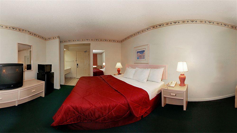 Hotel Baymont By Wyndham Del Rio Esterno foto