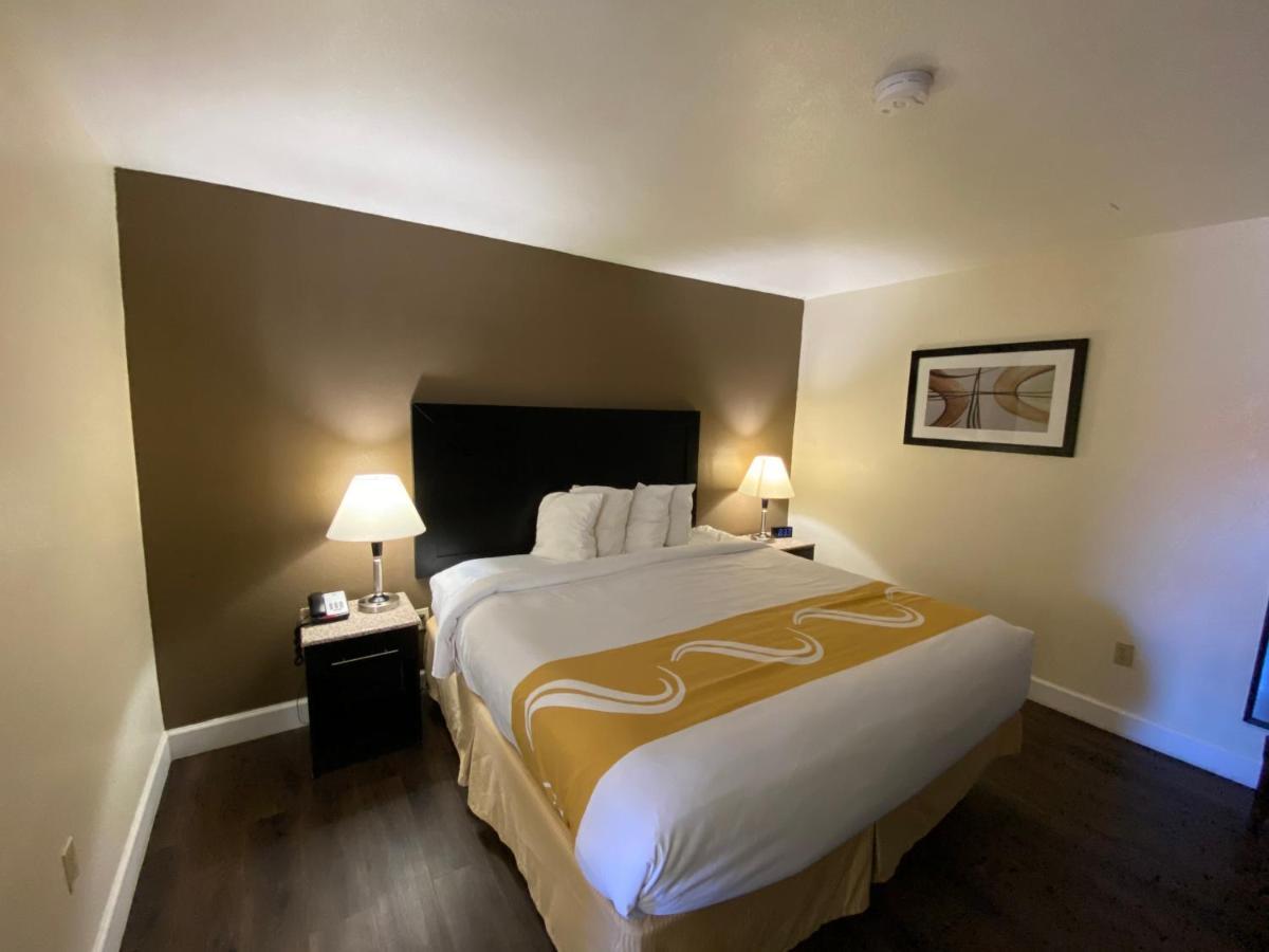 Hotel Baymont By Wyndham Del Rio Esterno foto