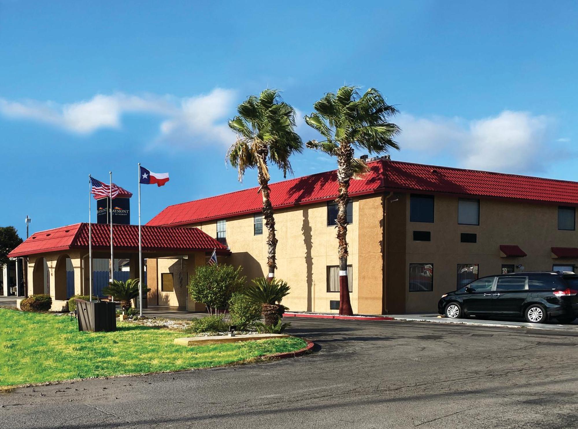 Hotel Baymont By Wyndham Del Rio Esterno foto